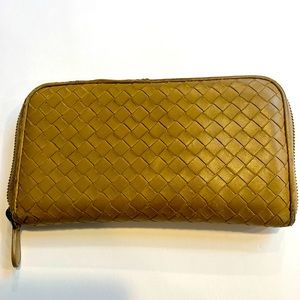Bottega Veneta zip-around wallet caramel